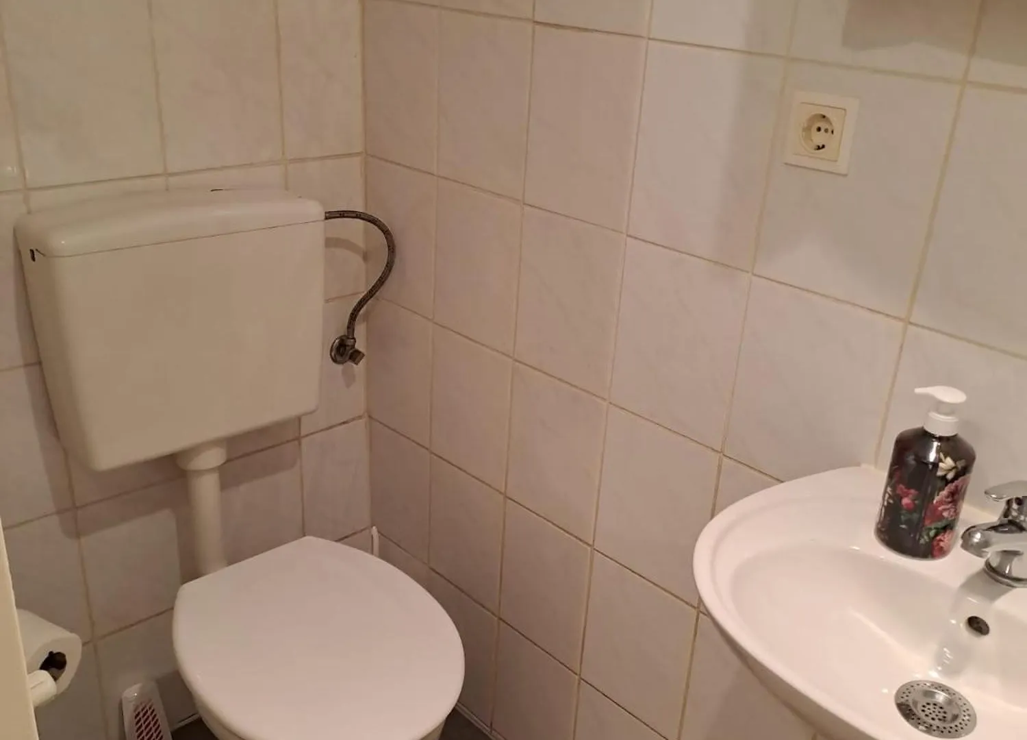 Simple Room Private Apartment Vienna Austria