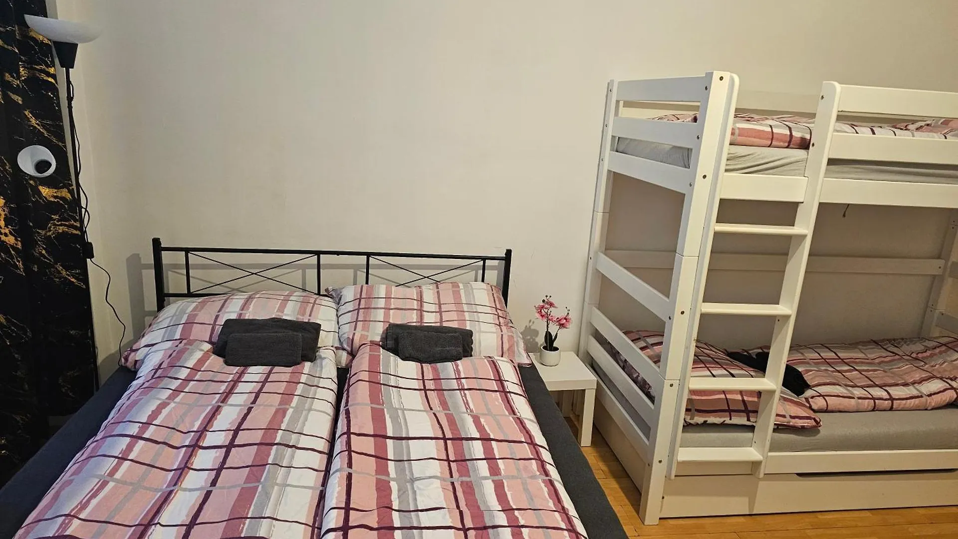 Simple Room Private Apartment Vienna